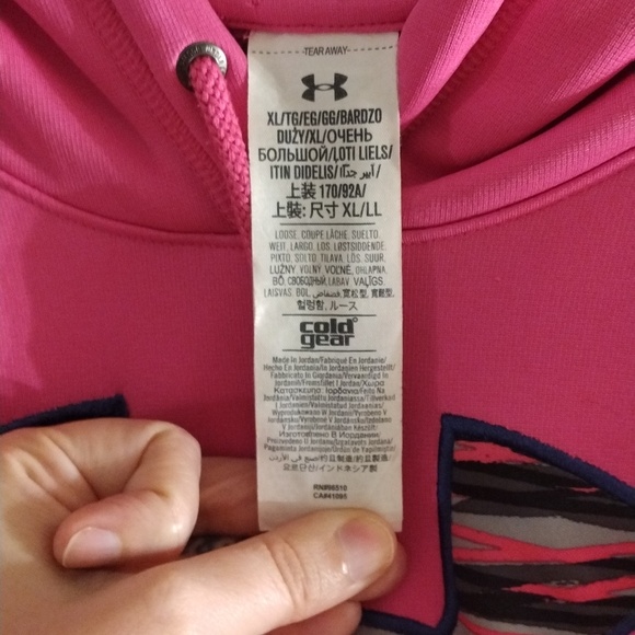 Under Armour XL GUC pink camo, front pocket, drawstring hoodie - Picture 7 of 11